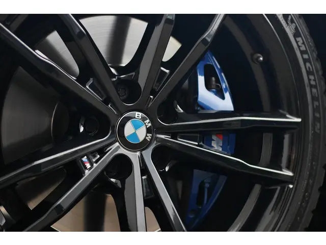 BMW 3 Serie 330i High Executive 2019 Benzine 31
