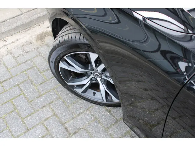 Volvo S60 T4 Automaat R-Design 2019 Benzine 63