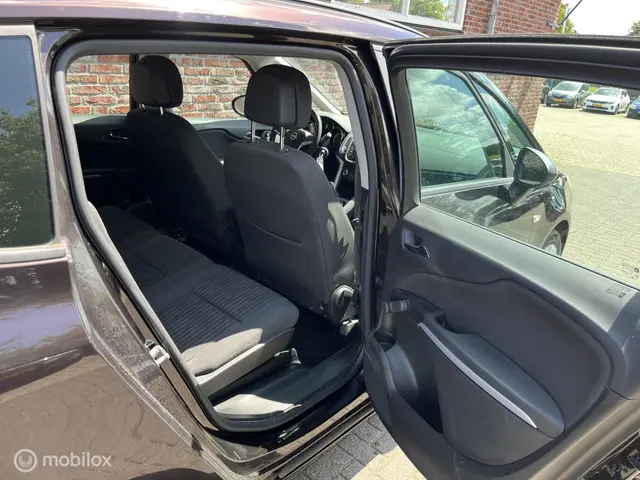 Opel Zafira Tourer 1.4 Cosmo 2012 Benzine 19