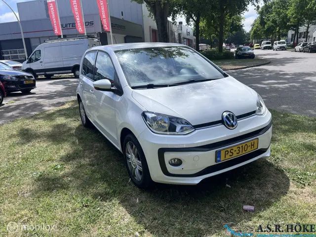 Volkswagen up! 3