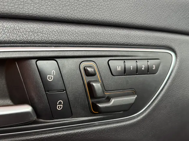 Mercedes-Benz CLA CLA 250 Edition 1 2013 Benzine 34