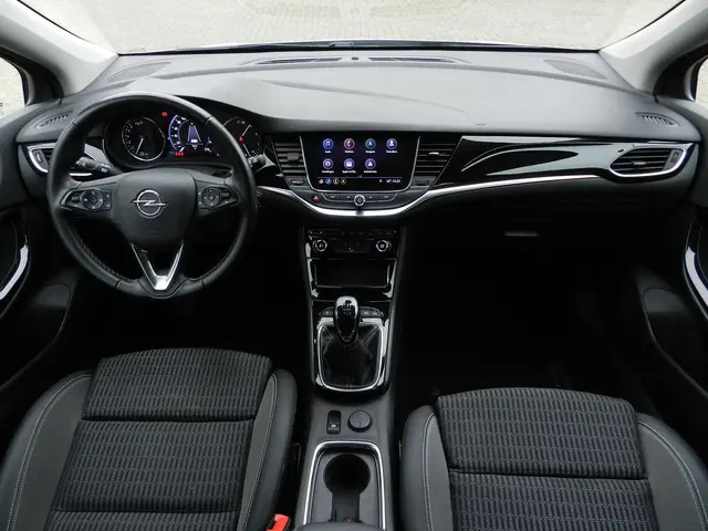 Opel Astra Sports Tourer 1.2 Elegance 2020 Benzine 2