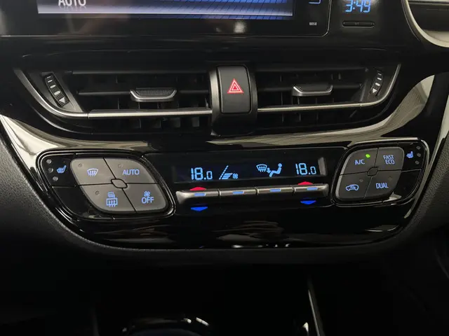 Toyota C-HR 1.8 Hybrid Bi-Tone 2018 Hybride Benzine 13