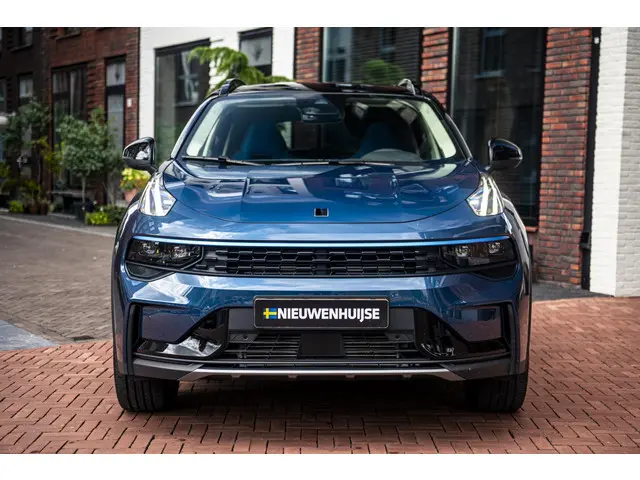 Lynk & Co 01 3