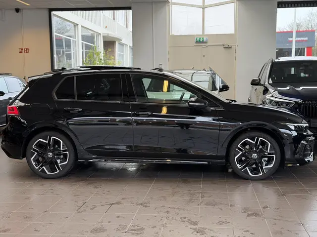 Volkswagen Golf 1.5 R Line 2025 Hybride Benzine 17