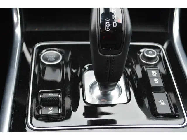 Jaguar XE 2.0 P250 SE 2020 Benzine 18