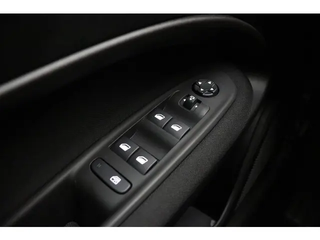 Fiat 600 1.2 Hybrid Urban 2025 Hybride Benzine 18