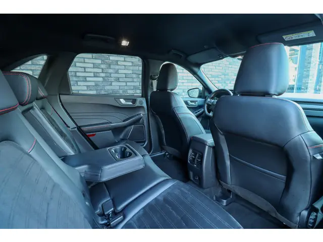 Ford Kuga 2.5 PHEV ST-Line X 2021 Hybride Benzine 7