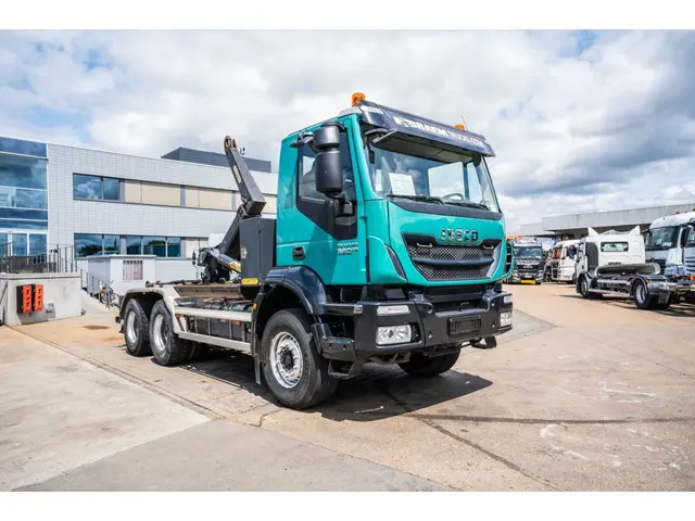 Iveco Trakker 360-6x4-PALFINGER 2015 Diesel 2
