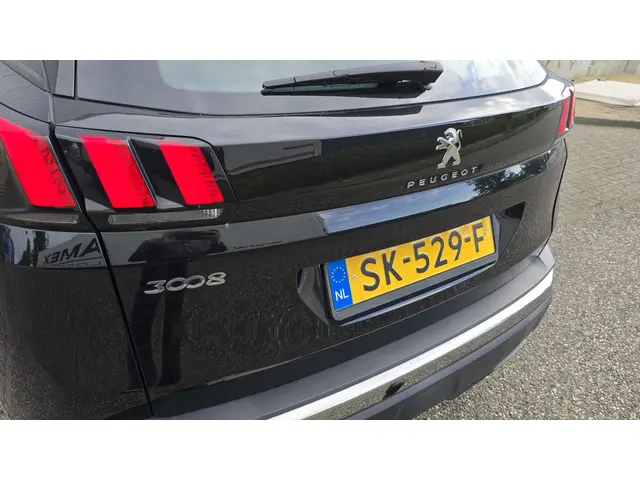 Peugeot 3008 1.2 PureTech Active 2018 Benzine 11