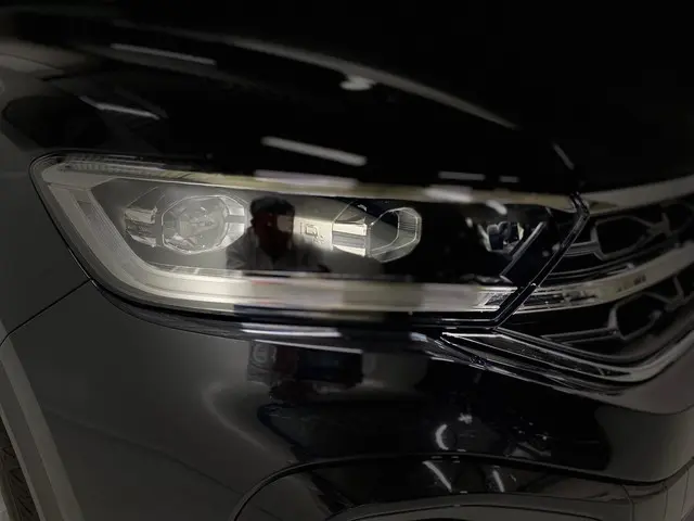 Volkswagen T-Roc 1.5 TSI R-Line Edition 2025 Benzine 11