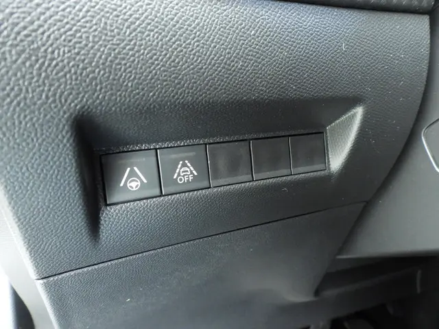 Peugeot e-2008 EV GT Pack 50 kWh 2022 Elektrisch 22