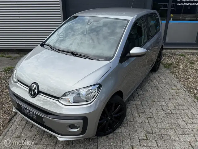 Volkswagen up! 3
