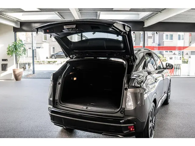 Peugeot 3008 1.6 HYbrid 225 GT 2023 Hybride Benzine 11