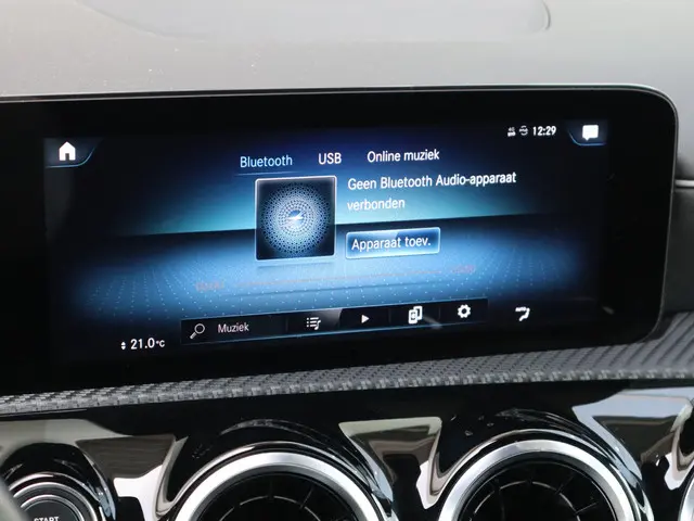 Mercedes-Benz CLA 180 Business Line 2022 Benzine 21