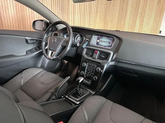 Volvo V40 3