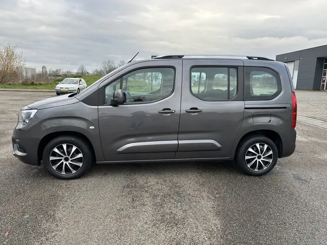 Opel Combo life 1.2 Turbo L1H1 Edition 2018 Benzine 2