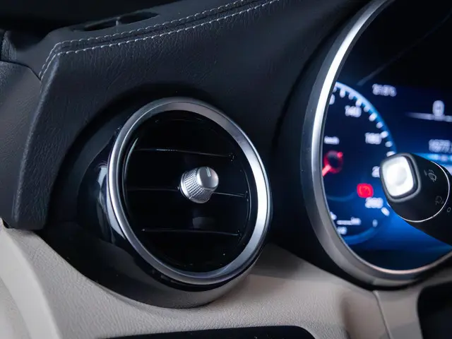 Mercedes-Benz GLC 300e 4MATIC 2020 Hybride Benzine 15