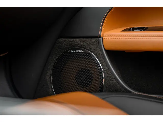 Jaguar XK XKR 5.0 V8 XKR-S Convertible 2012 Benzine 24