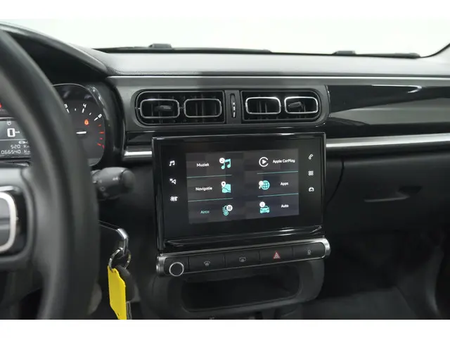 Citroën C3 PureTech 110 S&S Shine 2020 Benzine 50