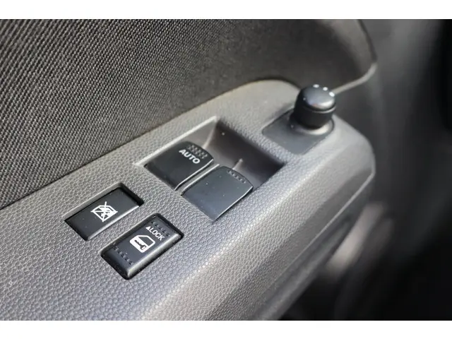 Suzuki Splash 1.0 VVT Comfort EASSS|Airco| 2014 Benzine 8