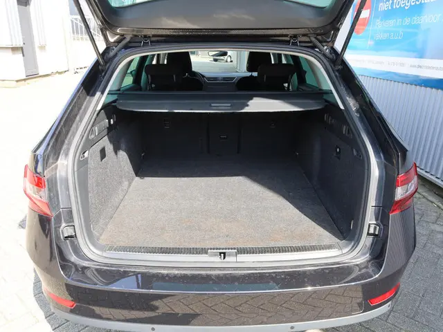 Škoda Superb Combi iV 1.4 TSI PHEV 2020 Hybride Benzine 16