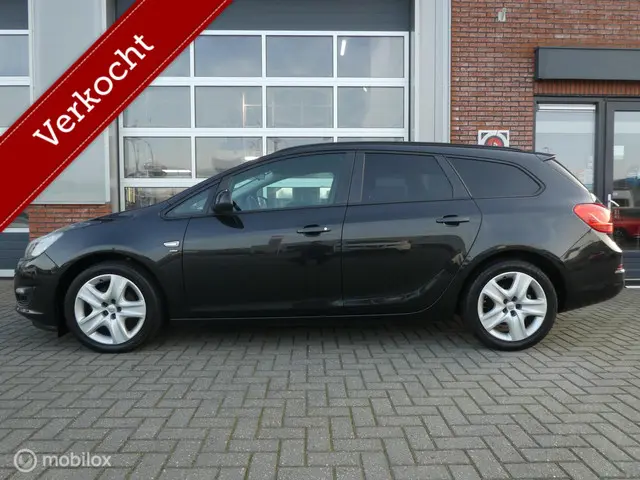 Opel Astra Sports Tourer 1.4 Turbo Sport + 2015 Benzine 2