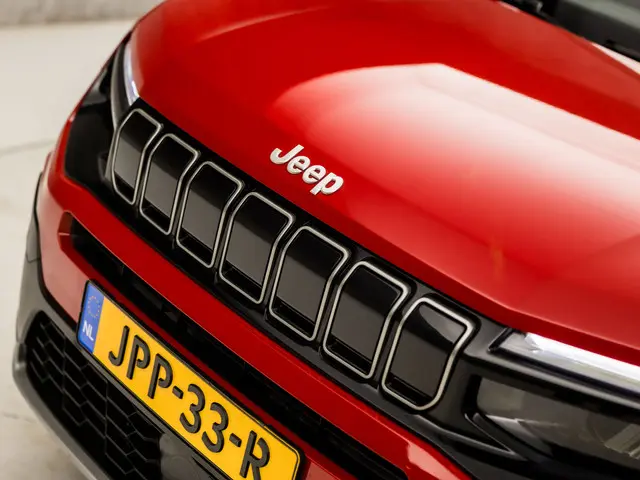 Jeep Avenger 1.2 Altitude Sport 2023 Benzine 32