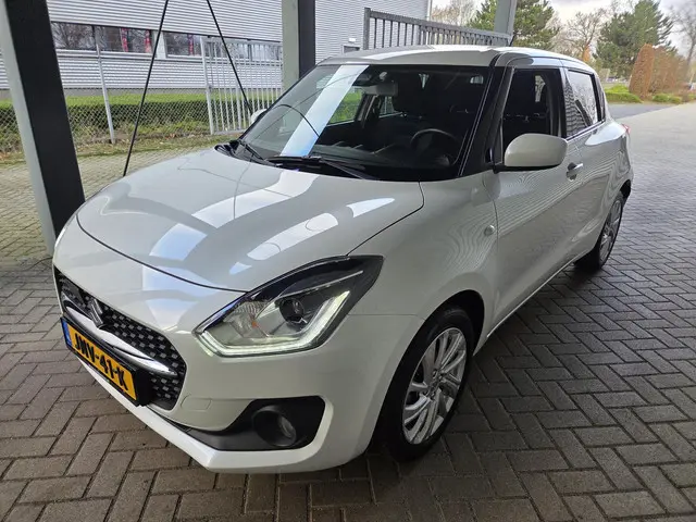 Suzuki Swift 1.2 Select Smart Hybrid 2023 Benzine 9