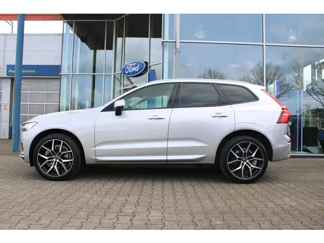 Volvo XC60 2.0 B5 Momentum Exclusive 2021 Benzine 4