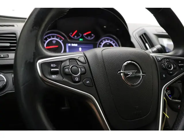 Opel Insignia 1.6 T Edition 2014 Benzine 27