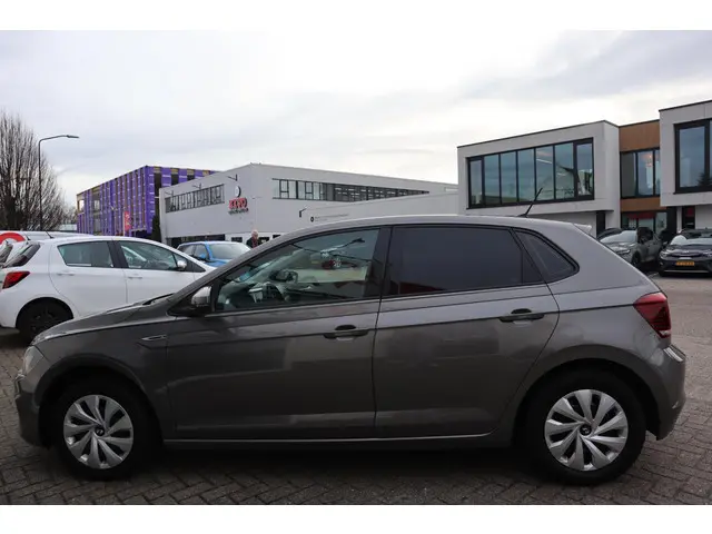 Volkswagen Polo 1.0 TSI COMFORTLINE 2021 Benzine 14
