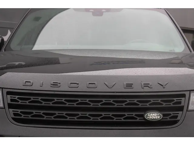 Land Rover Discovery 3.0 Td6 HSE Luxury 2018 Diesel 37