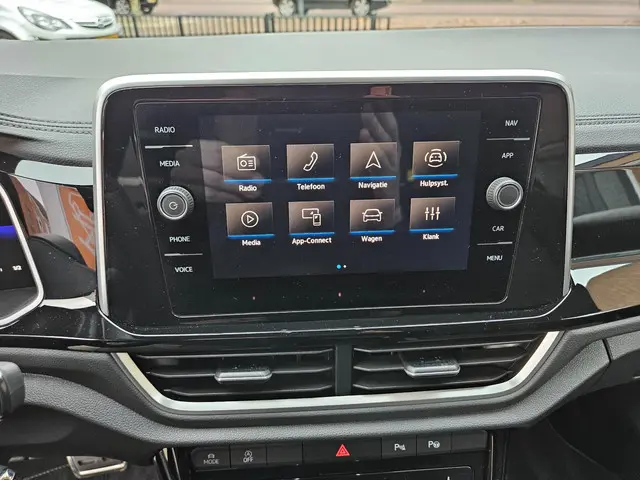 Volkswagen T-Roc 1.5 TSI R-Line Edition 2025 Benzine 19