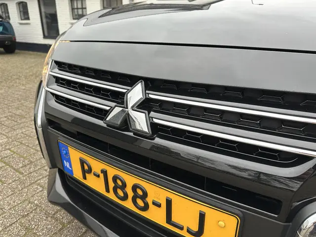 Mitsubishi Space Star 1.2 Intense 2022 Benzine 35