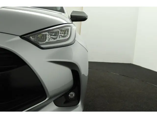 Toyota Yaris 1.5 Hybrid Dynamic 2023 Hybride Benzine 41
