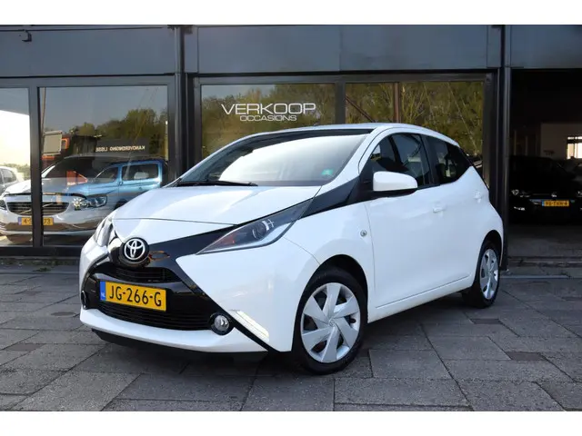 Toyota Aygo 1.0 VVT-i x-play 2016 Benzine