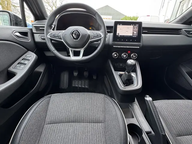 Renault Clio 1.0 TCe 92pk Intens 2022 Benzine 29
