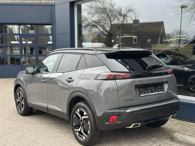 Peugeot 2008 1.2 Hybrid 145 PK GT 2025 Hybride Benzine 4