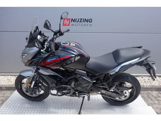 Kawasaki Versys 650 ABS 2022 Benzine 15