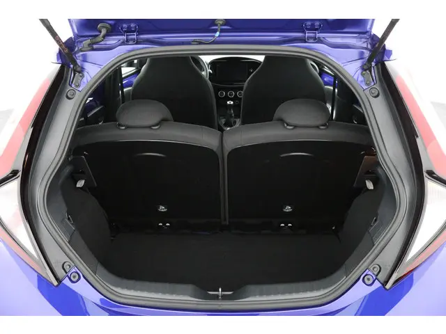 Toyota Aygo X 1.0 VVT-i MT Play 2024 Benzine 24
