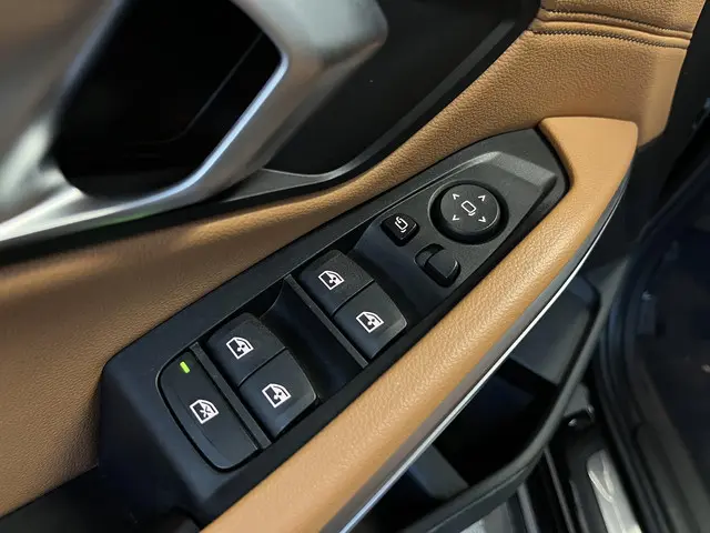 BMW 3 Serie 320i Luxury High Executive 2020 Benzine 36