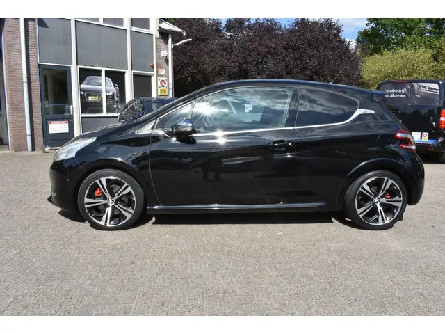 Peugeot 208 1.6 THP GTi 2014 Benzine 7