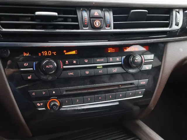 BMW X5 xDrive40e HYBRID 2015 Hybride Benzine 11