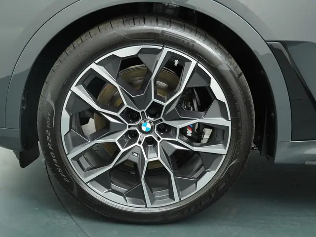 BMW X7 xDrive40i 2025 Benzine 30