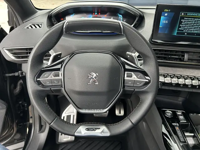 Peugeot 3008 1.6 HYbrid 225 GT 2023 Hybride Benzine 16