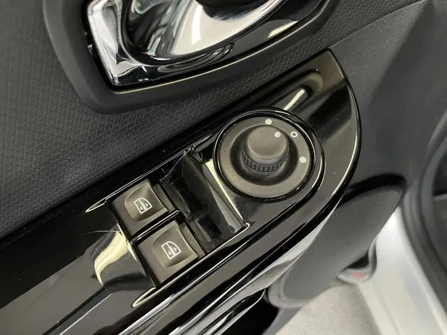 Renault Clio 0.9 TCe ECO Collection 2013 Benzine 33