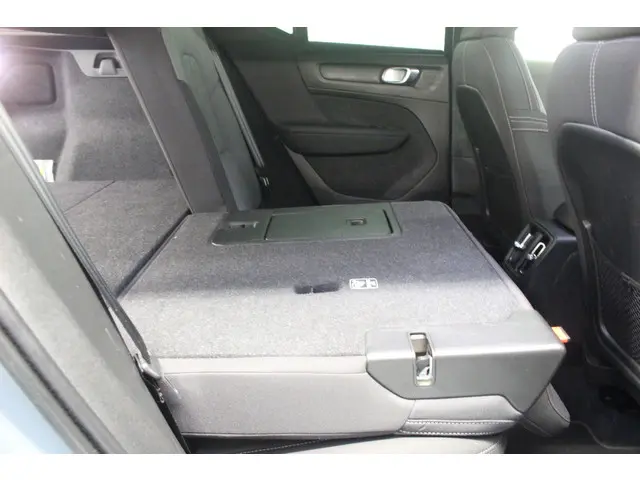 Volvo XC40 2.0 B3 Plus Bright 2022 Hybride Benzine 12