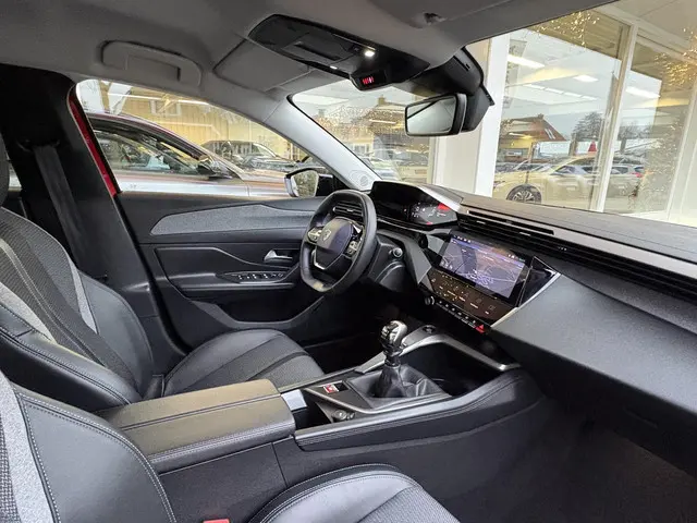 Peugeot 308 1.2T 130pk Allure 2023 Benzine 8