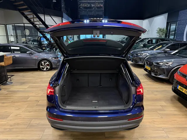 Audi Q3 45 TFSI e edition 2022 Hybride Benzine 21